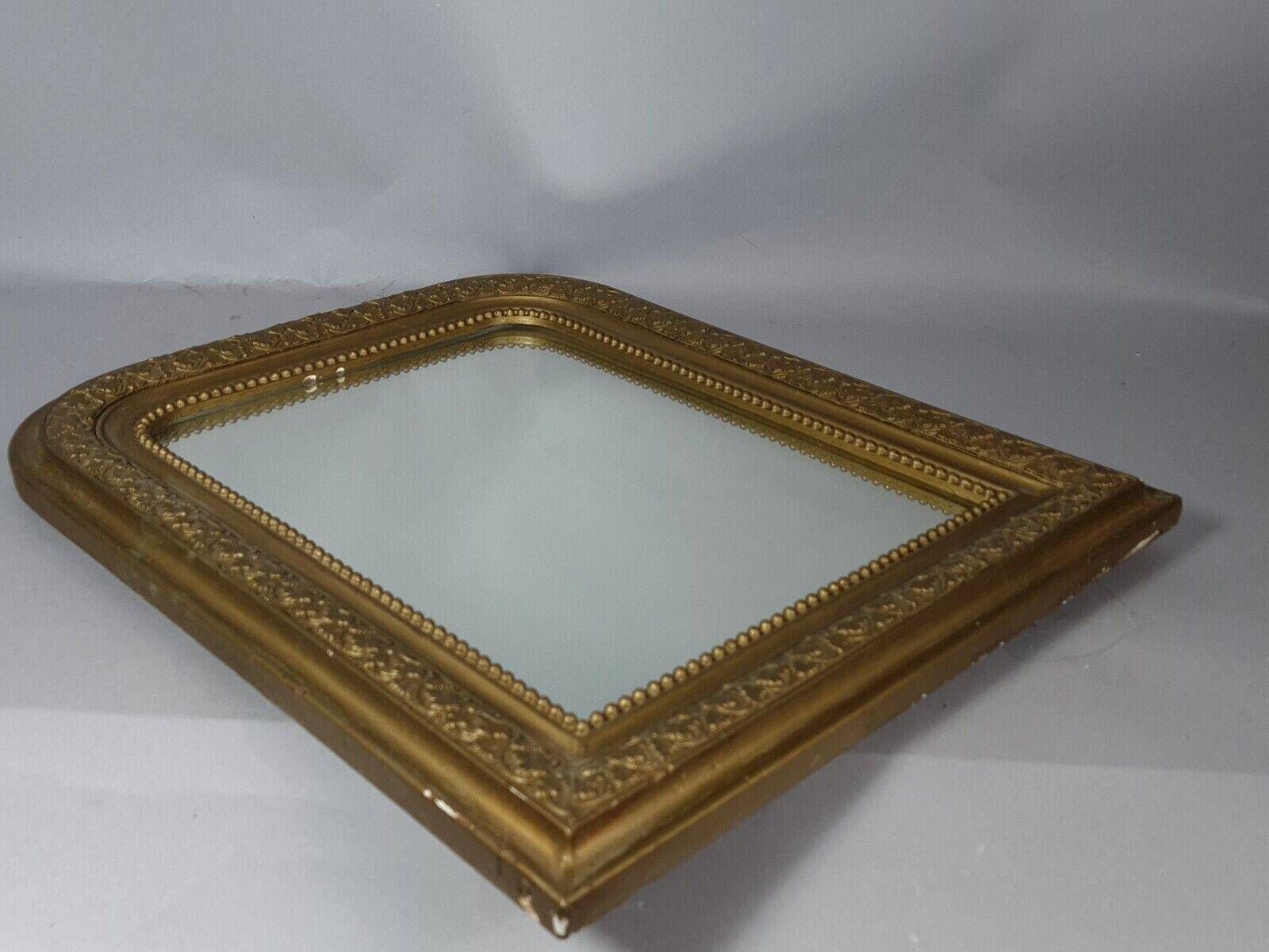Late 19th century ogee frame mirror in gilded stucco wood 51.5x42.5 cm B622