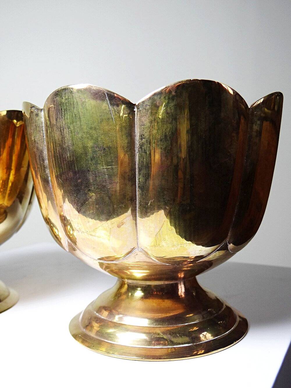 Duo de petits caches-pots en cuivre doré vintages