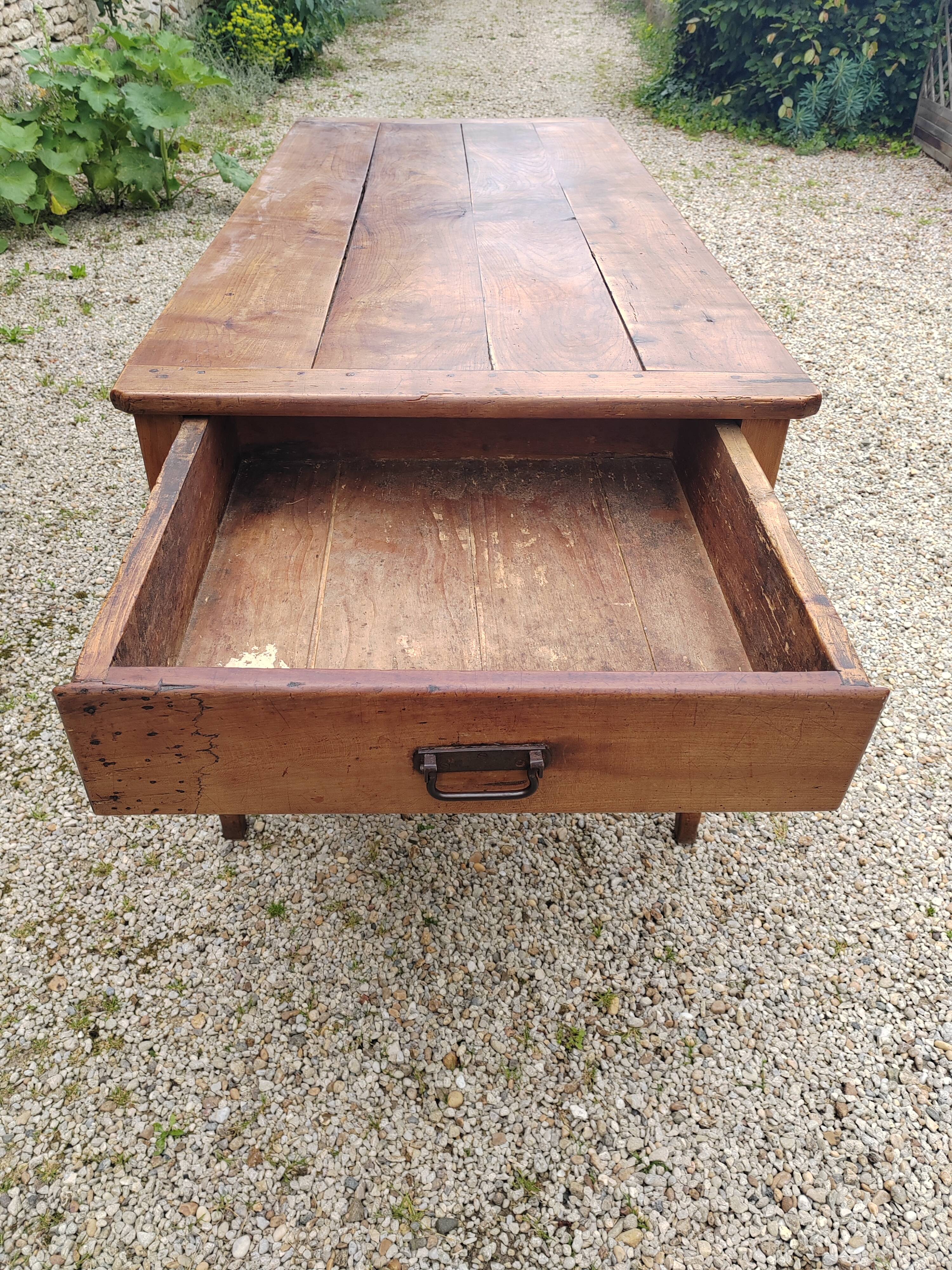 Table de ferme et 8 chaises