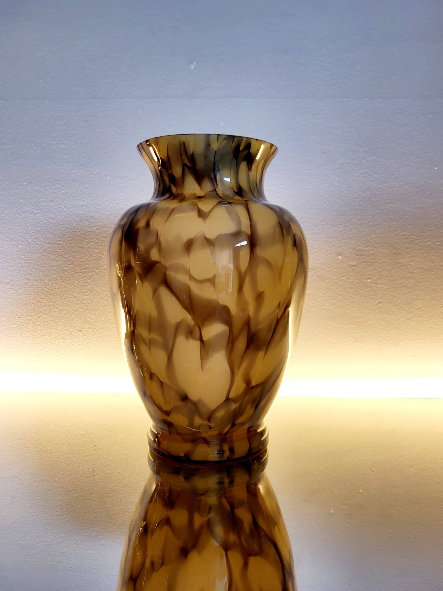 Vase in opaline glaze Art Deco Scailmont Glassworks Henri Heemskerk Belgium
