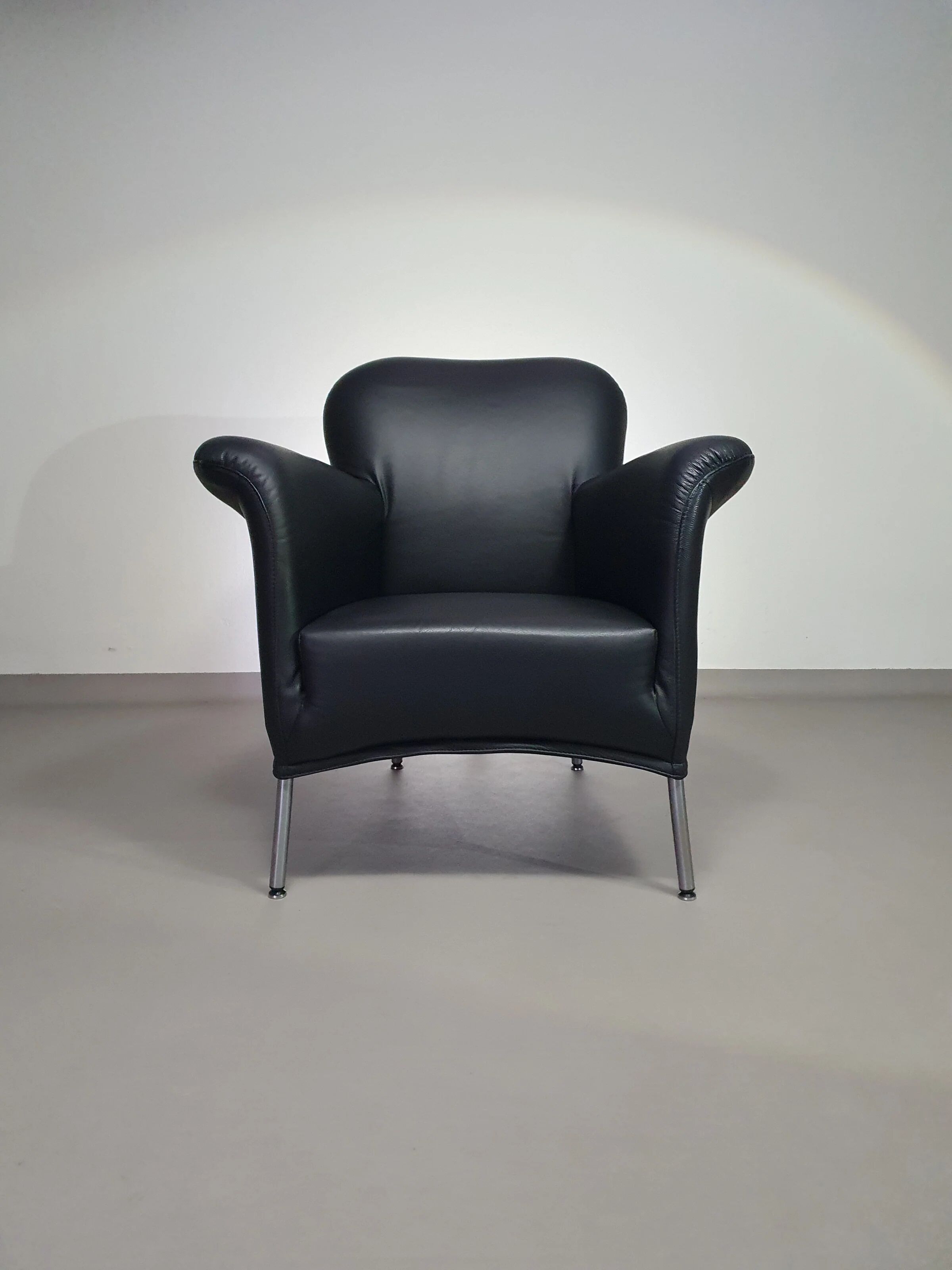 3 x rare armchair / model Turn / black leather / Bert Plantagie in mint condition.