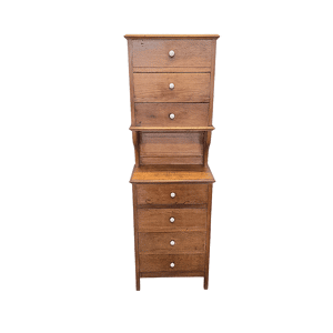 Commode en chêne, début