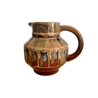 Ceramic pitcher flamed decoration