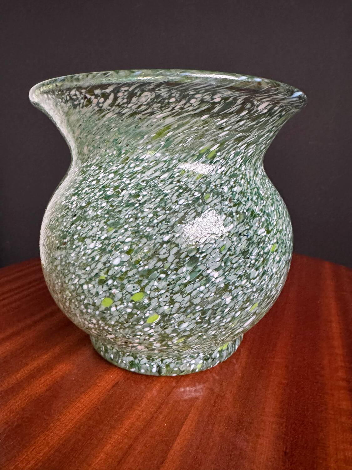 Round Murano glass vase antique