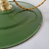 Green and white enamelled suspension