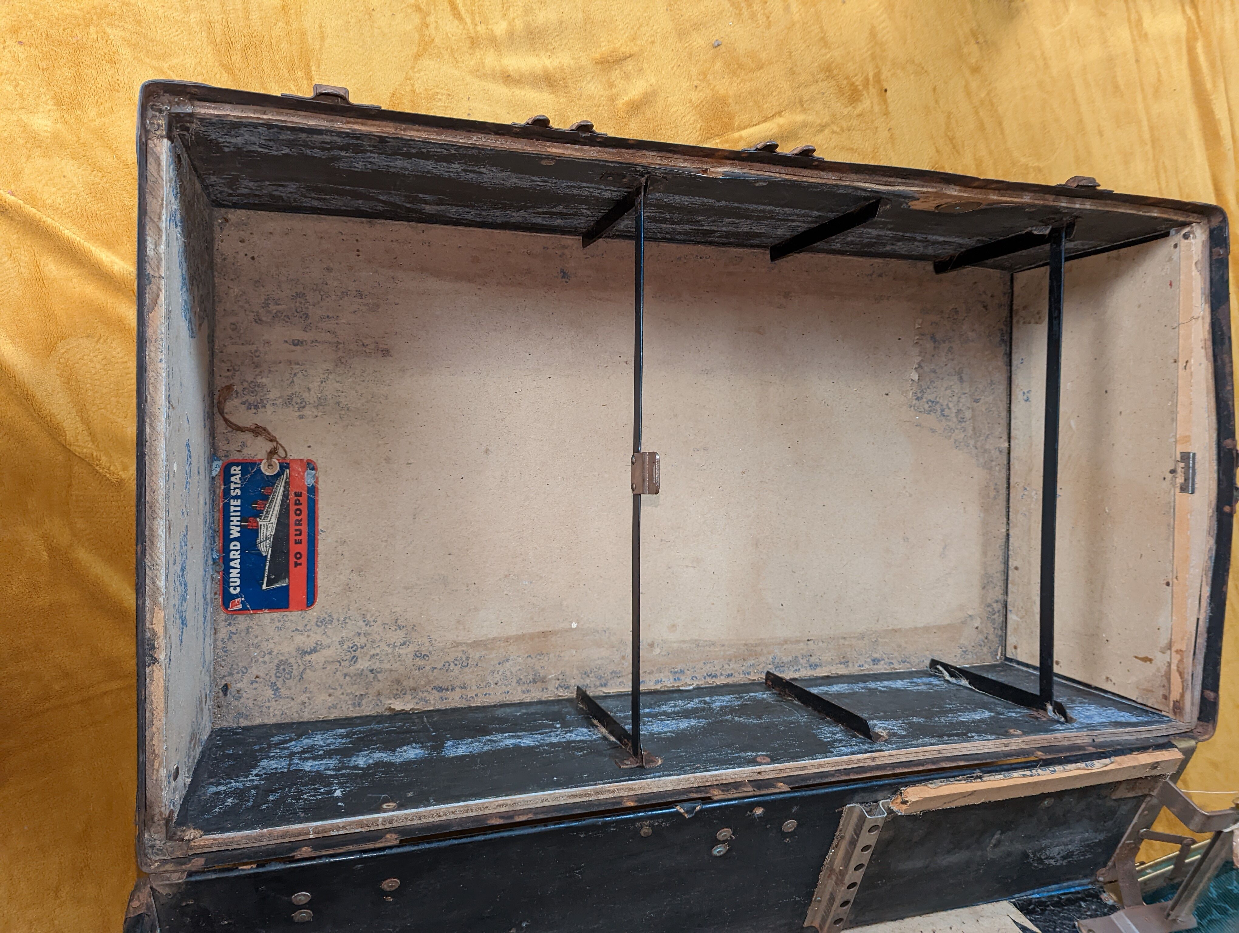 Antique travel trunk mendel trunk