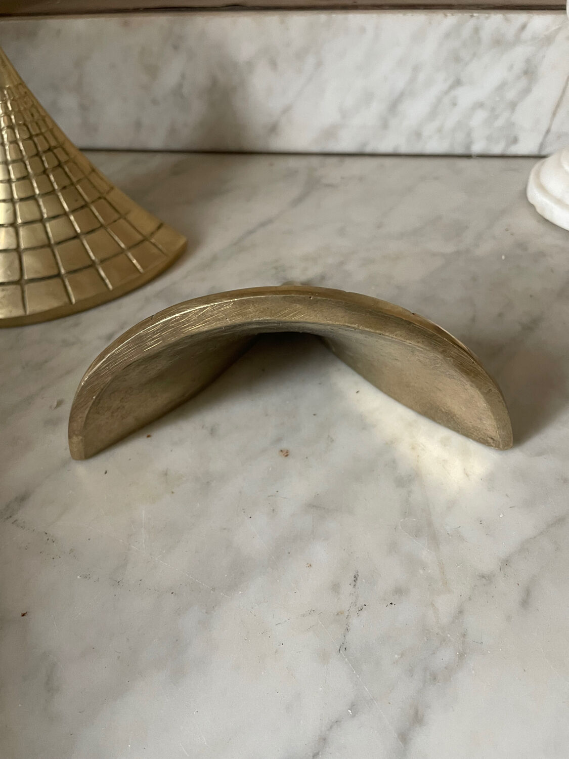 Paire de serre-livres en laiton massif vintage