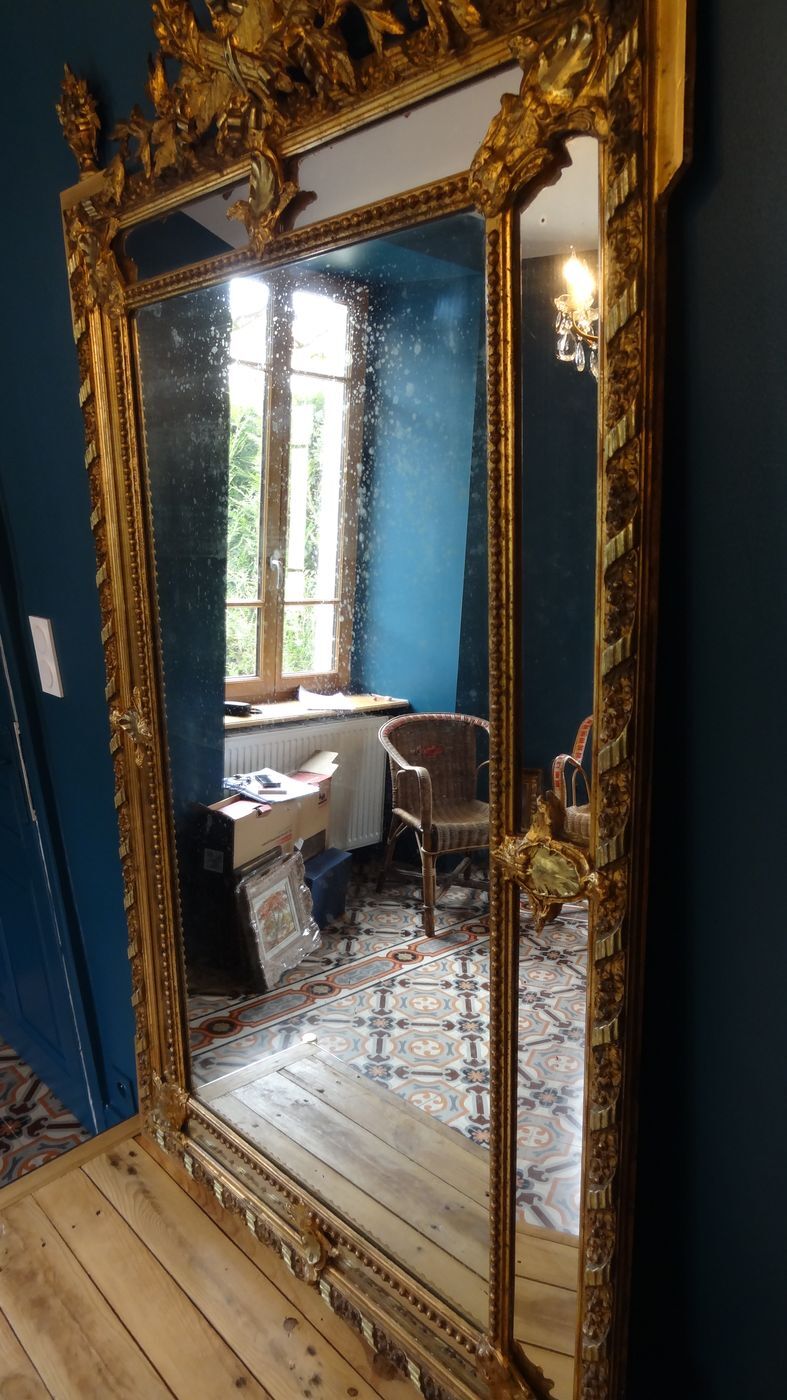 Miroir XIXème à parcloses en stuc doré 100 x 175 cm