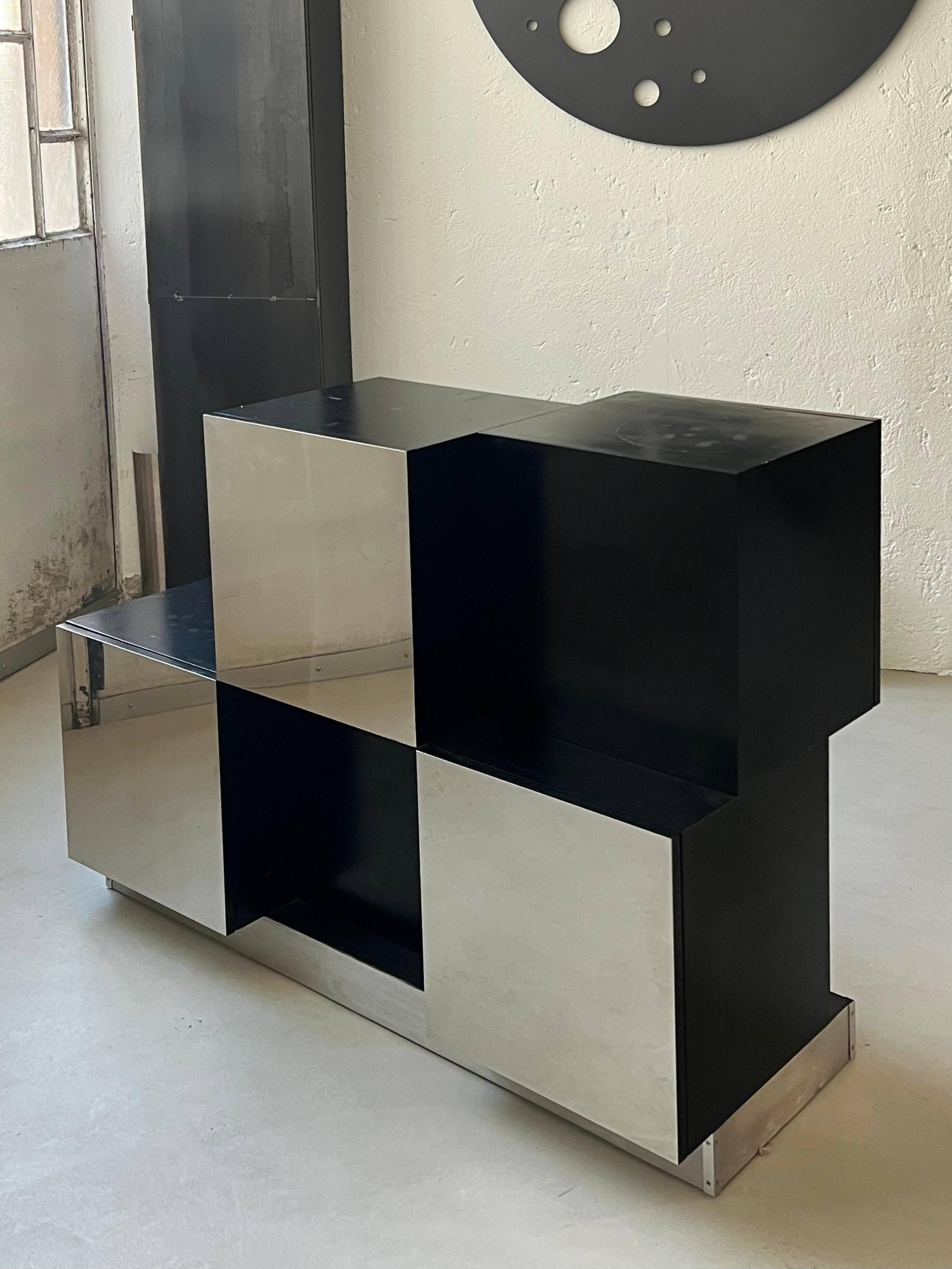 Cubes rétro des années 1970, bar et cabinet de rangement en noir et acier par Roberto Monsani
