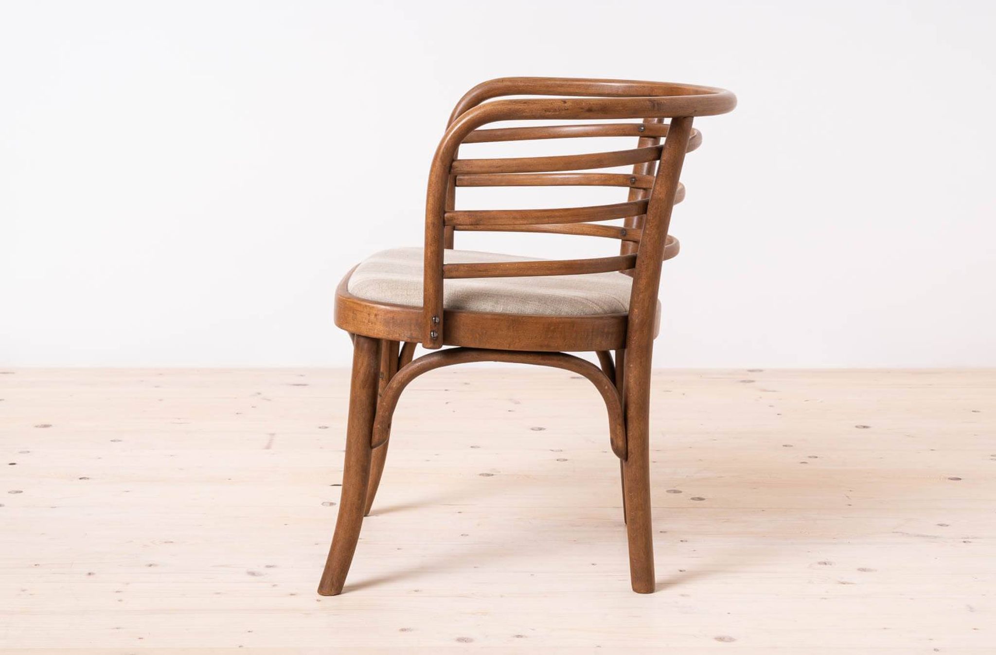 Lot de 2 fauteuils Thonet, modèle B246, années 1930, restaurés et retapissés