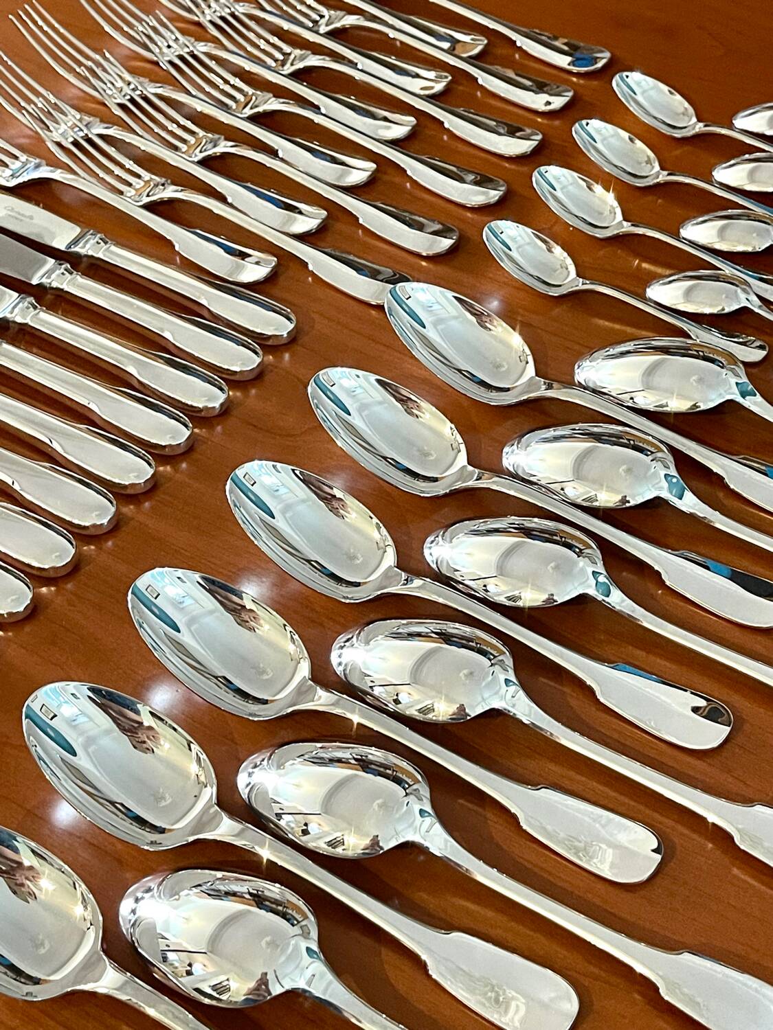 Christofle Cluny, cutlery set of 48 pieces in like-new condition.