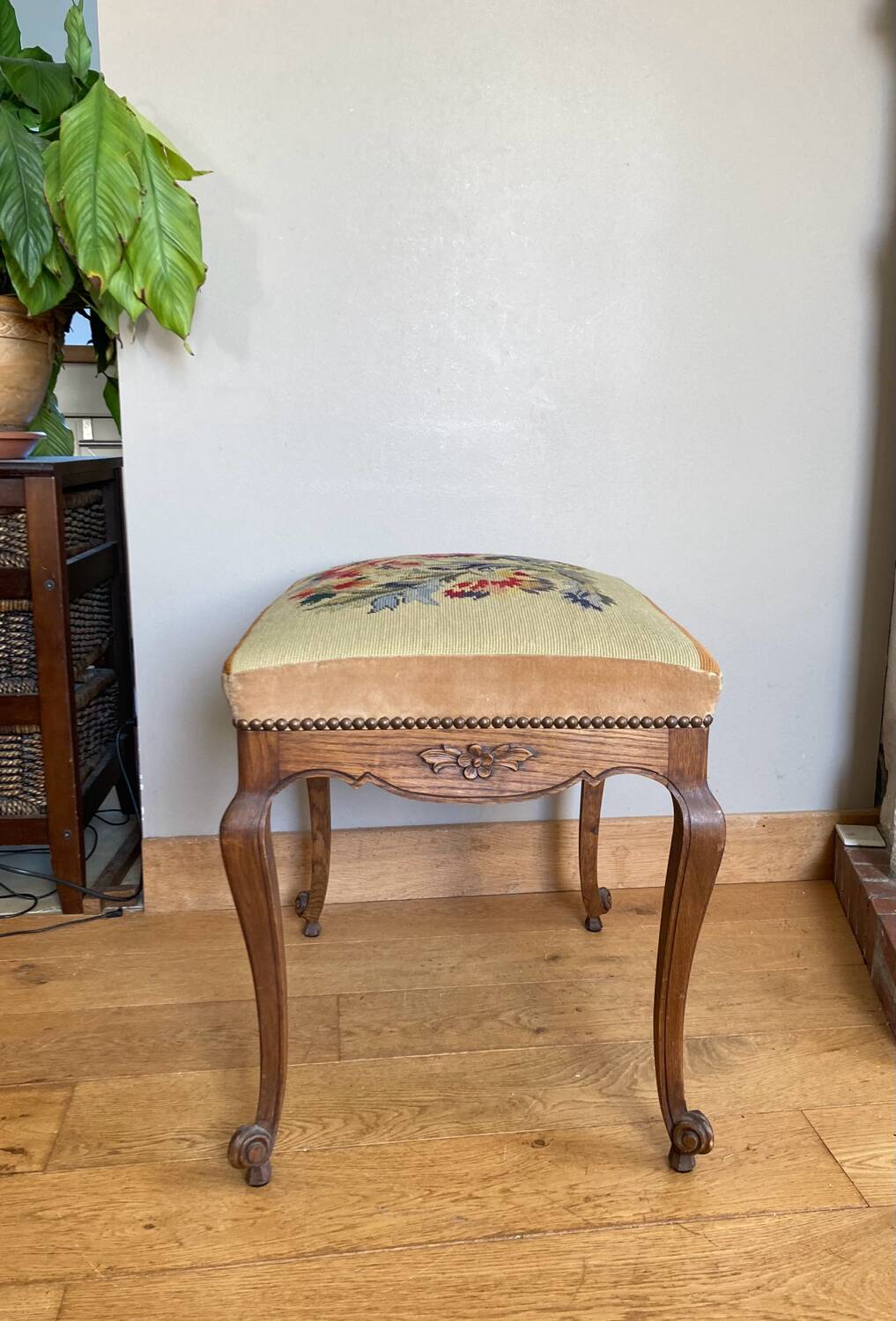 19th century Regency footrest with floral bouquet tapestry made with cross stitch