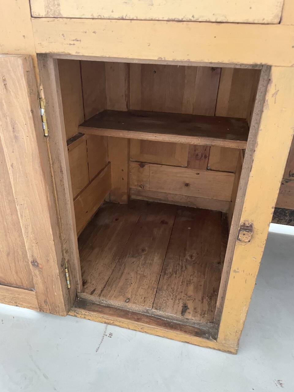 Yellow patina commercial counter from the 50s