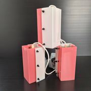 Suite de 3 suspensions vintage 1950 en plexiglas rose & blanc