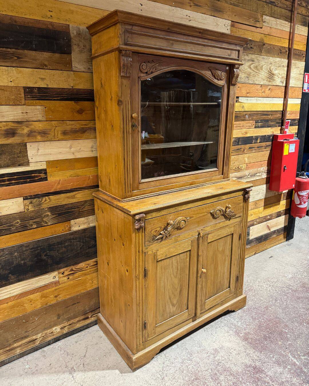 19th-century fir dresser - Original patina