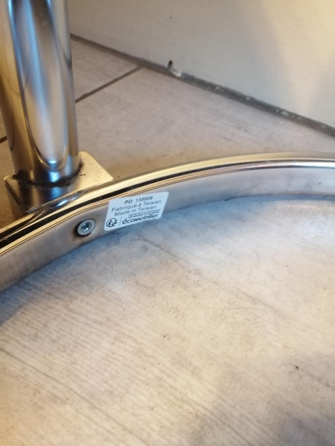 Round coffee table 3 extendable trays