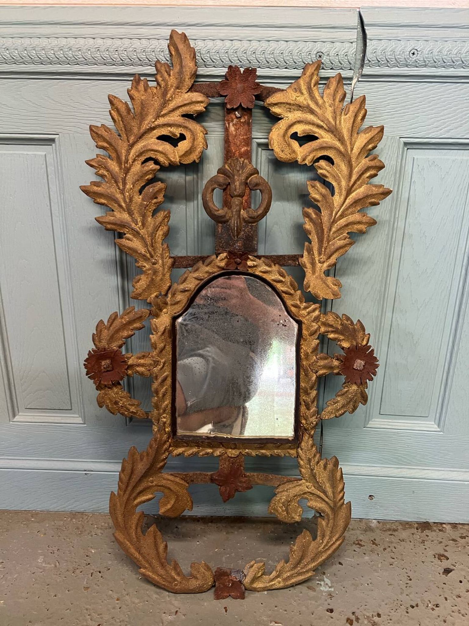 Miroir Italien XVIII eme en métal