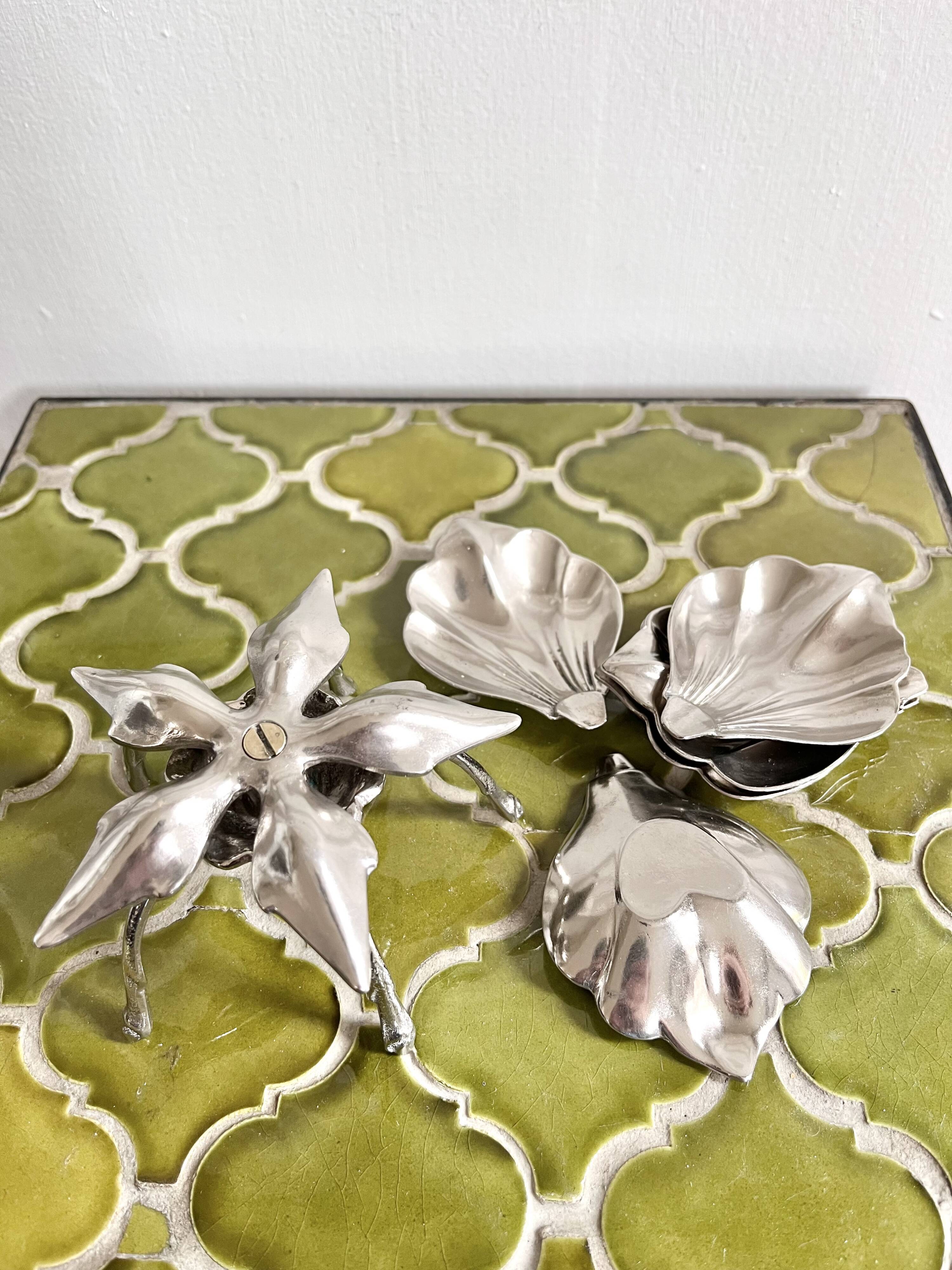 Fleur cendrier à coupelles amovibles
