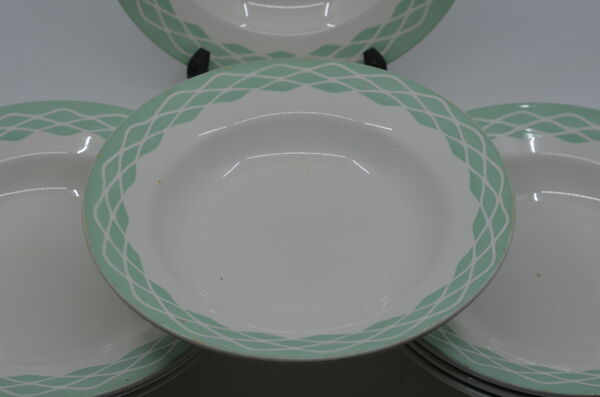 8 assiettes creuses terre de fer Digoin