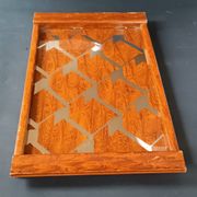 Deux plateaux en bois et verre