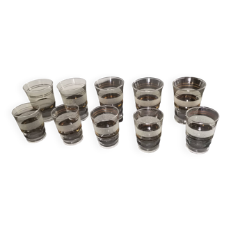 Ensemble de 5 verres à eau et 5 verres apéritif décors granité et liserés doré des années 1950