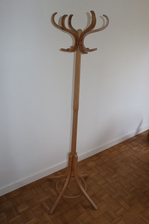 Simple baumann clear parrot coat rack