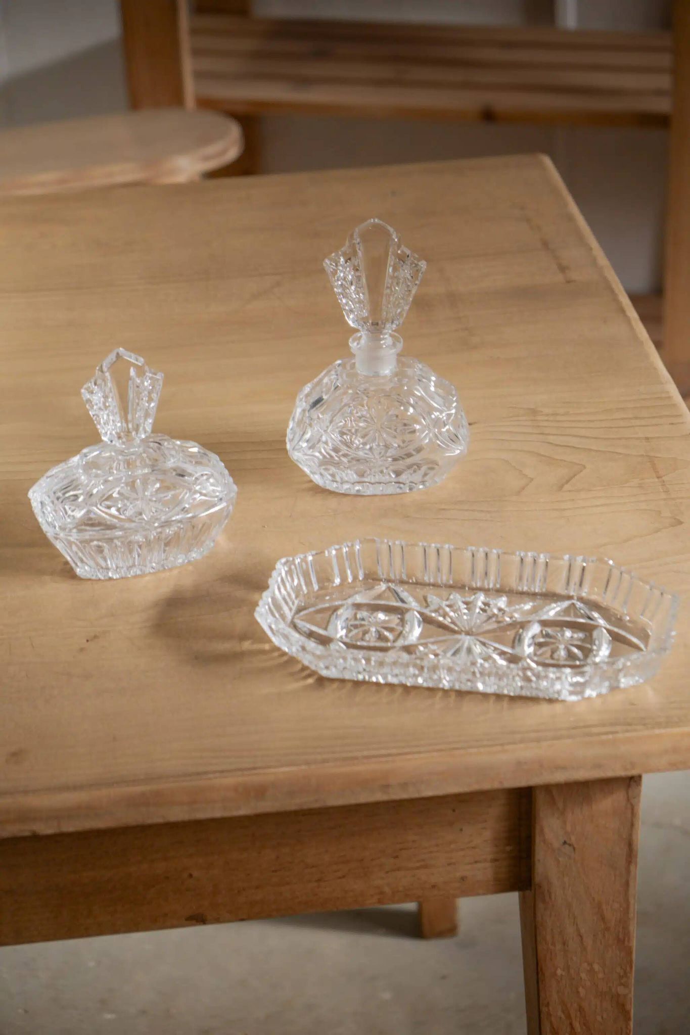 Set of two bottles with matching tray "Blanche"