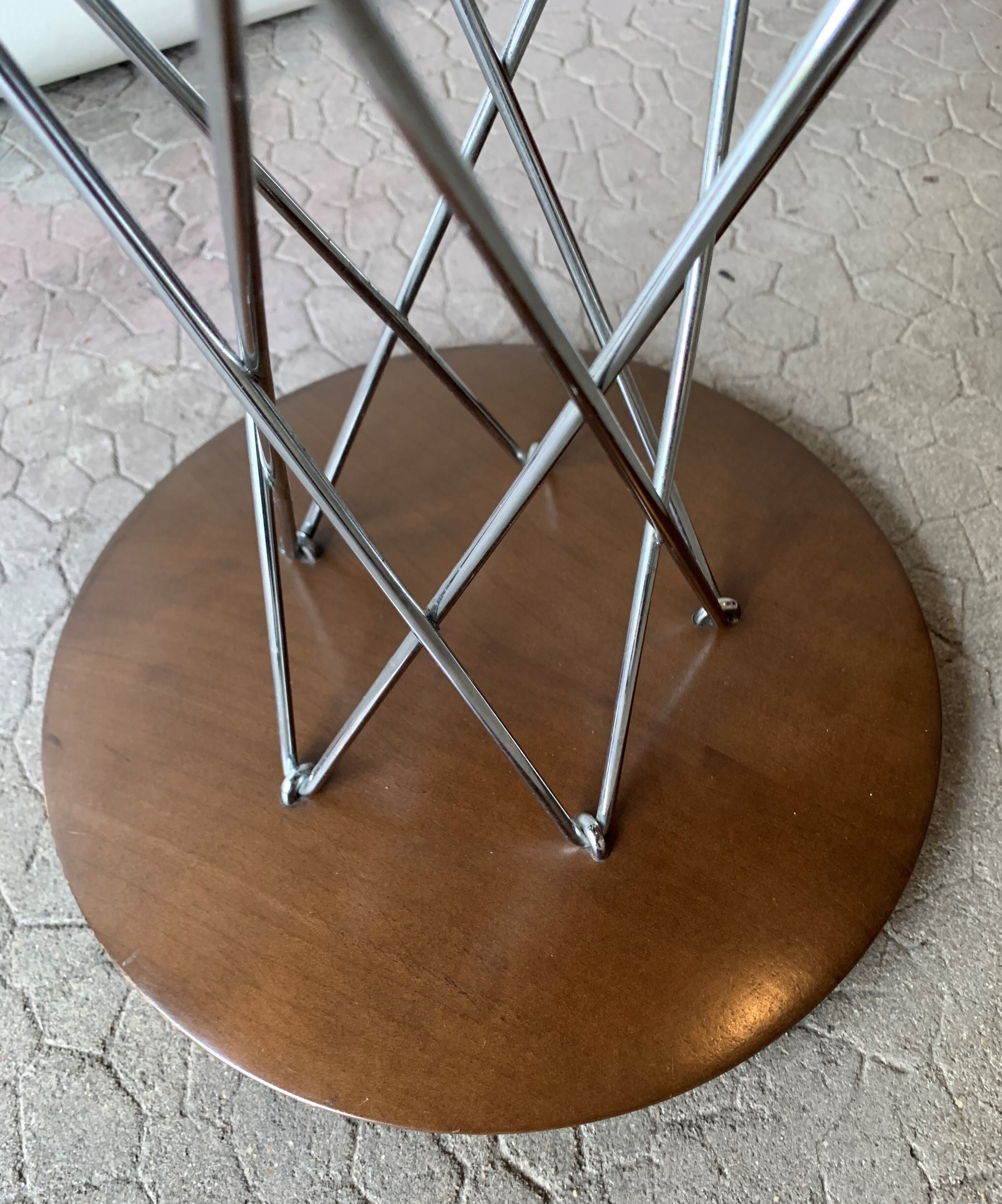 "rocking stool" 85t by Isamu Noguchi, Vitra edition 2000