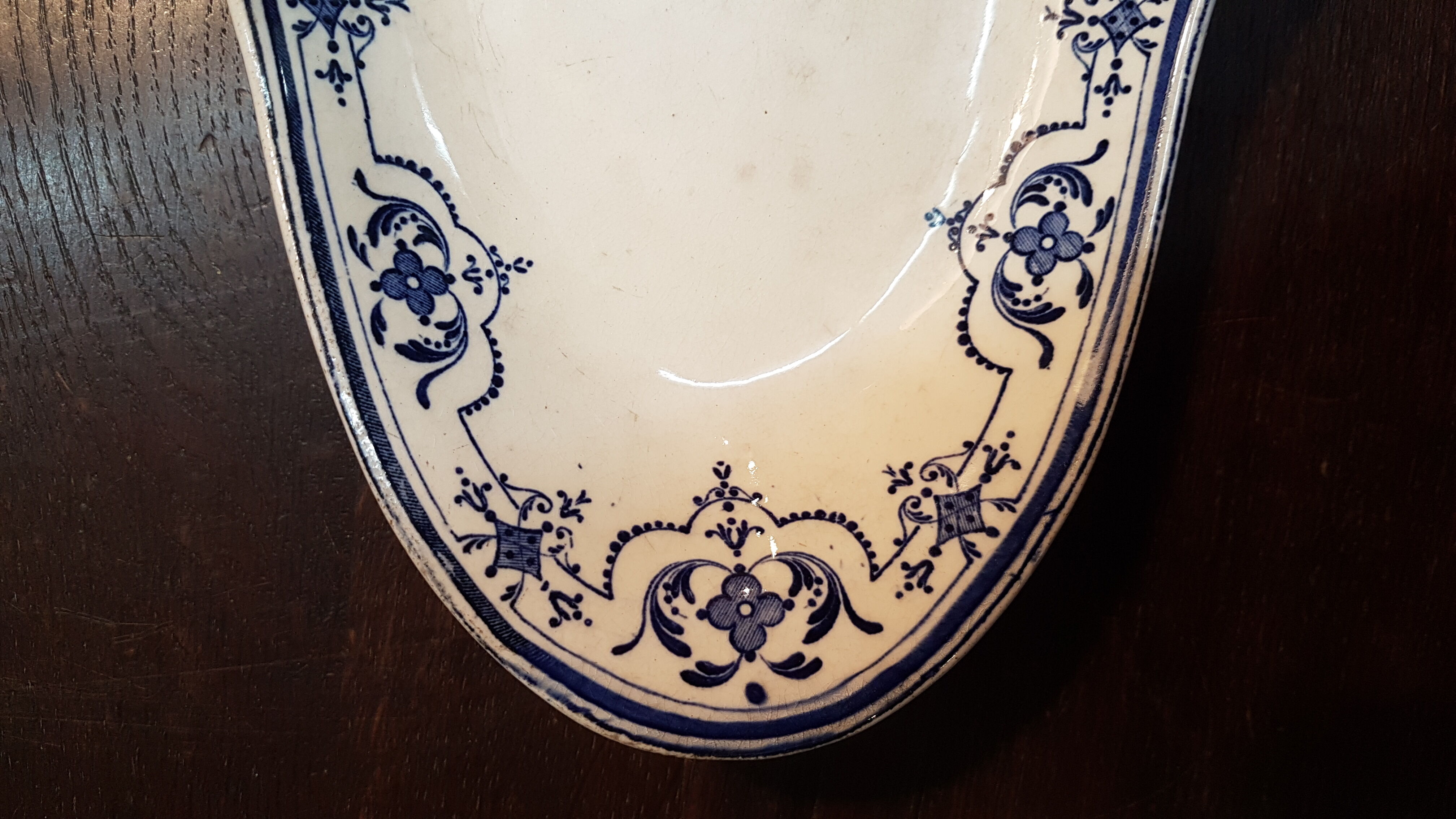 Small dish in earthenware Moustier