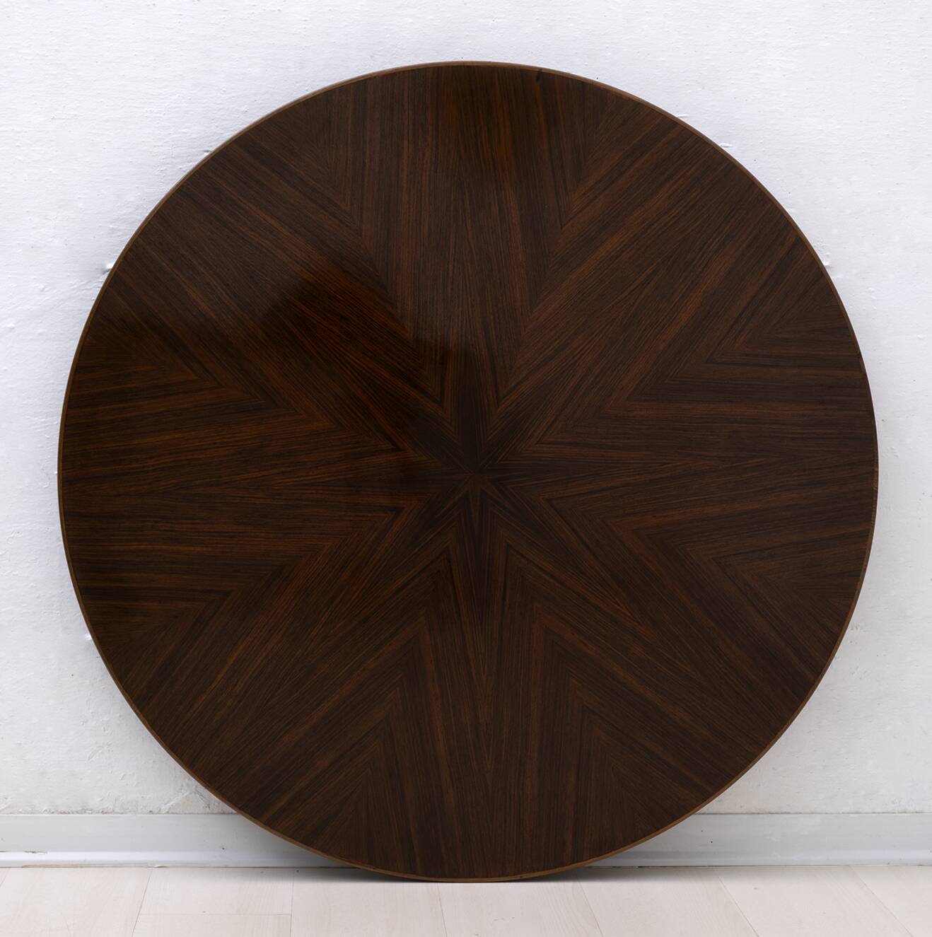 Attributed to Paolo Buffa Mid-Century Modern Italian Walnut Round Table, 50