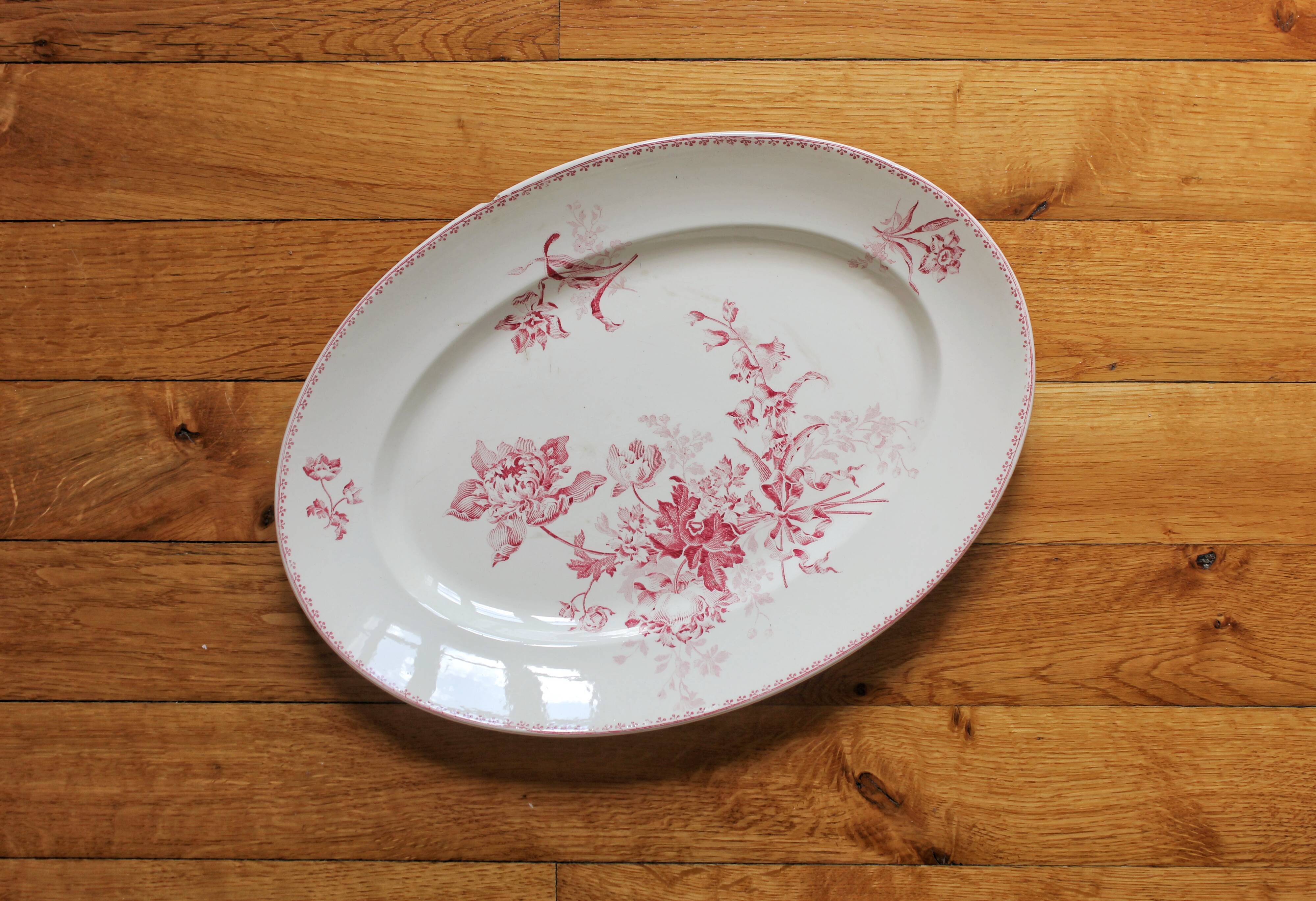 Oval flat in iron earth model "Fontanges" U&C Sarreguemines