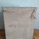 Wall-mounted pantry in vintage mesh wood