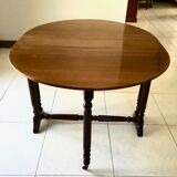 English mahogany "Gateleg" table