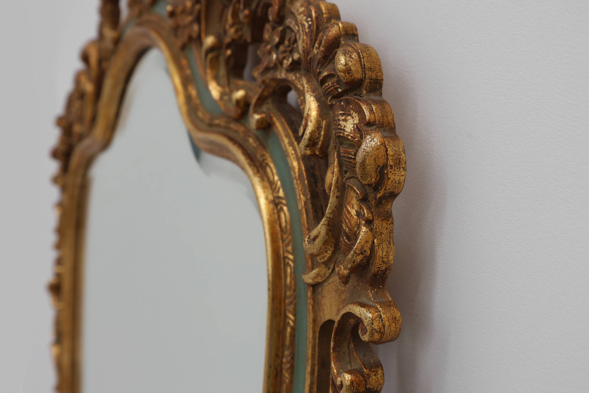 Belgian Louis XV Style Baroque Gilt Mirror with “Knitter-Duro Brevete” Labe