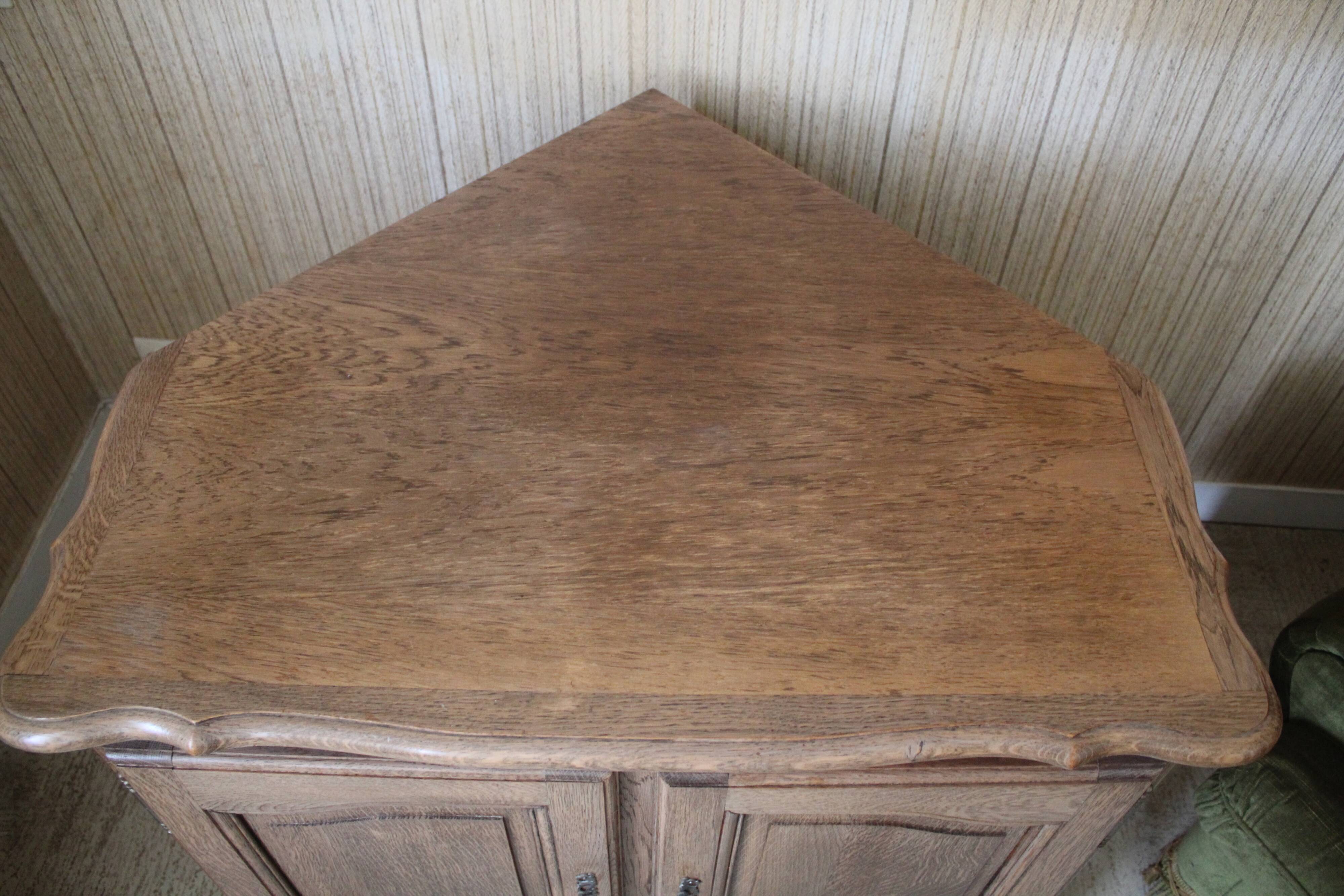 TV corner cabinet