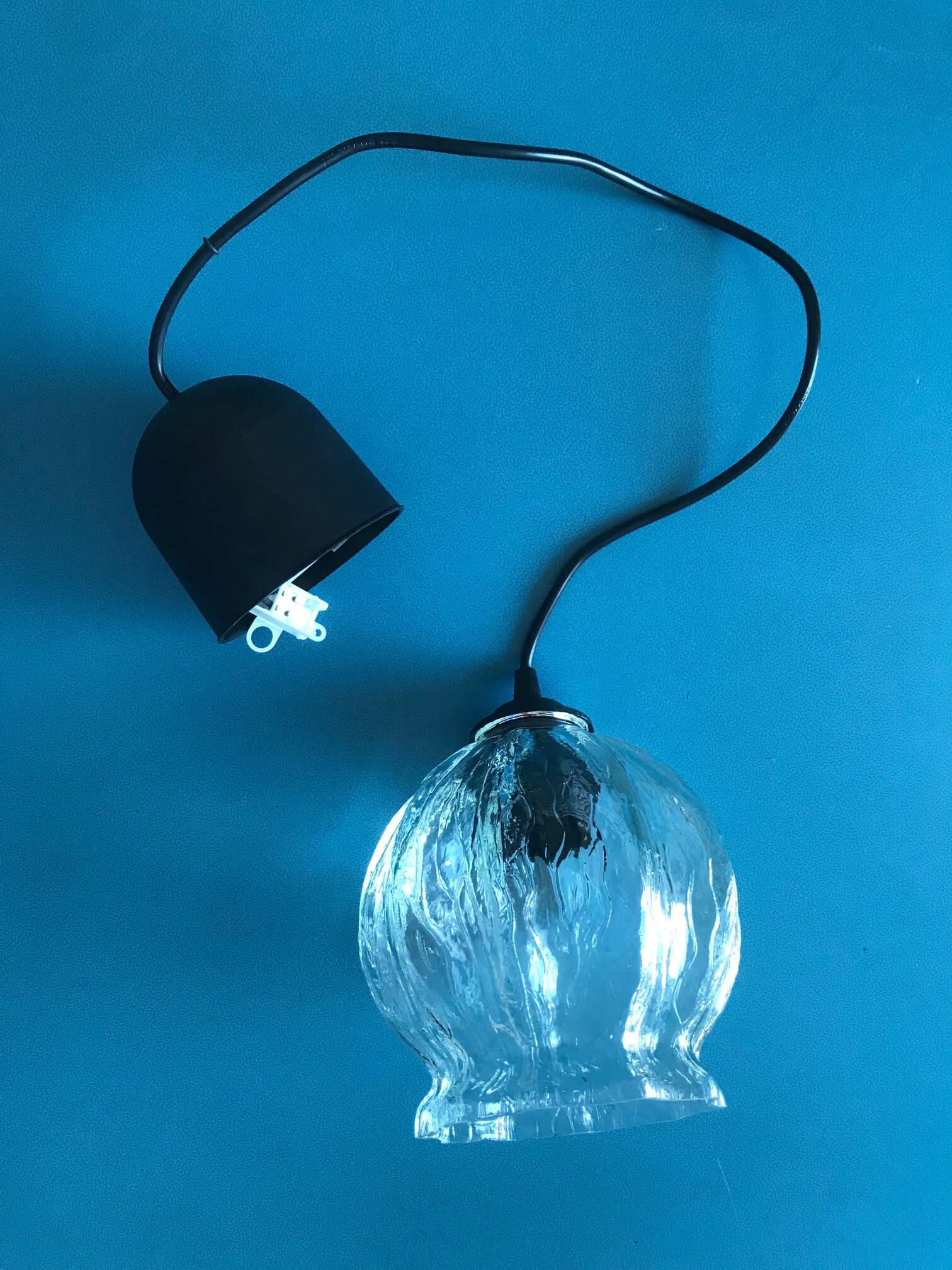 Molded glass suspension