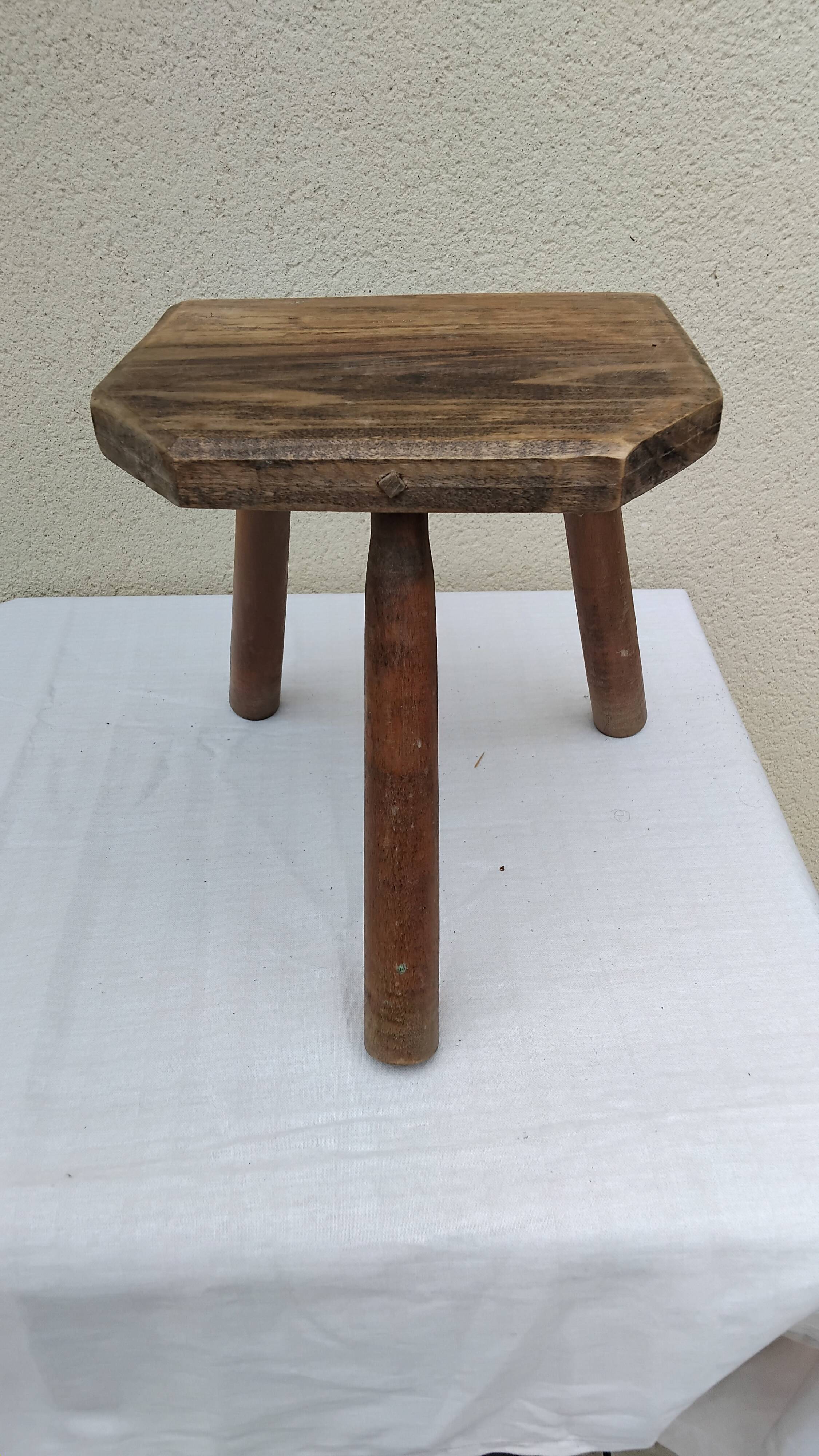 Antique vintage tripod milking stool