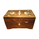 Boite à bijoux en bois et incrustations de nacre