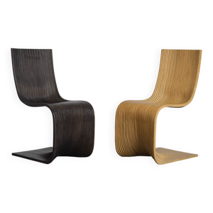 Paire de chaises contour