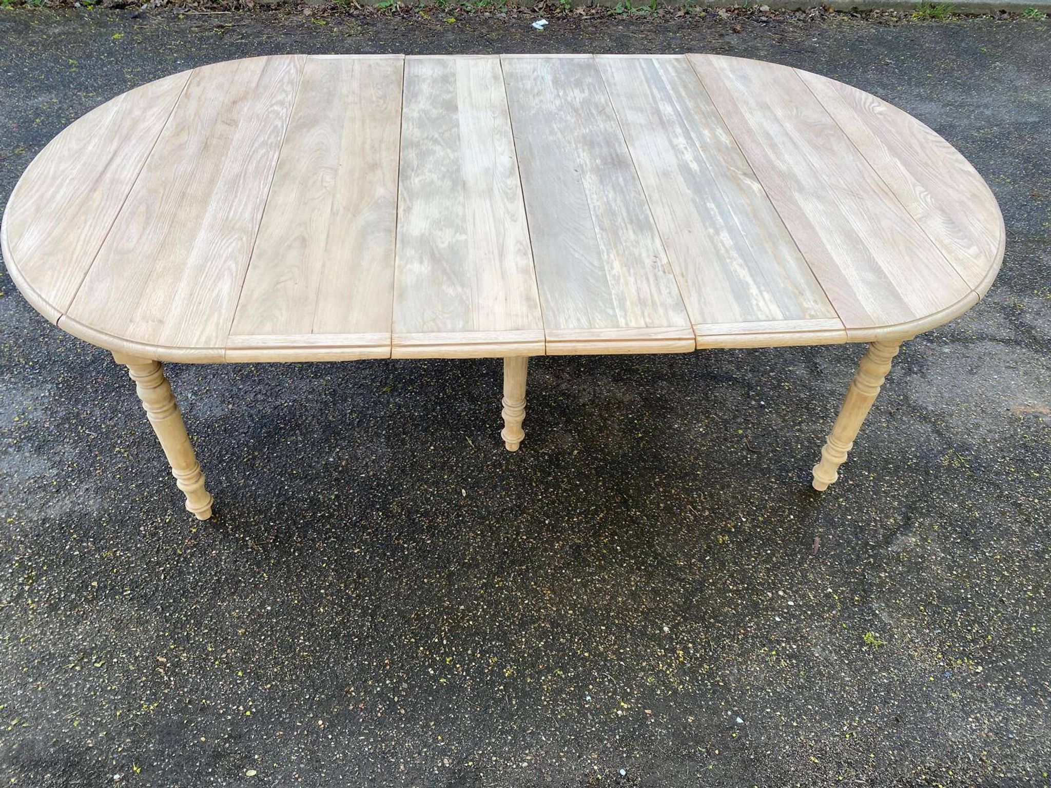 Table à manger ronde extensible Louis Philippe à volets rénovée avec 4 rall