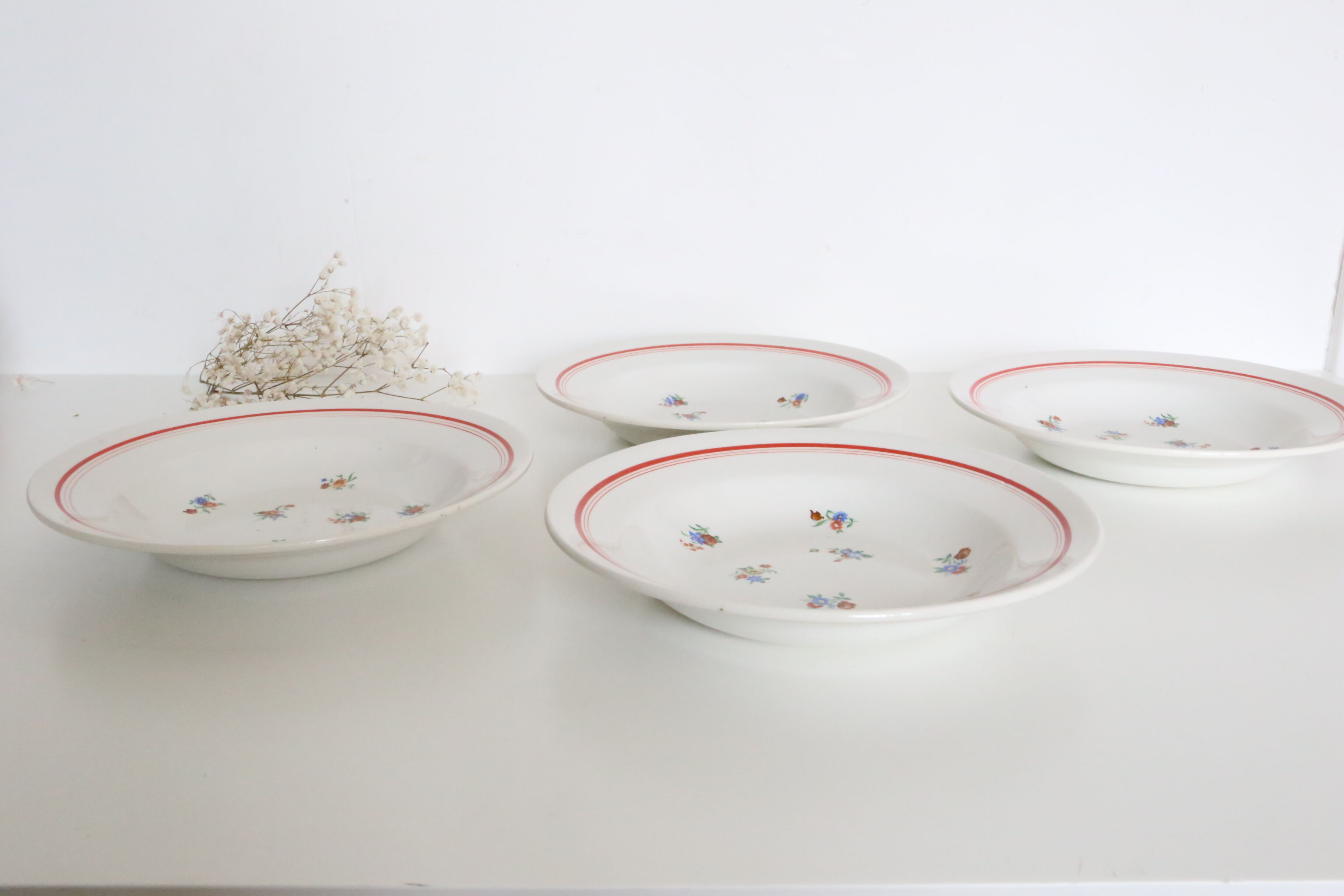 Assiettes creuses Ceranord, Semi Porcelaine Française de la fin des années 50