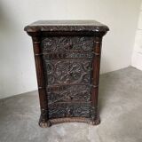 Commode XIXème pin noirci sculpté