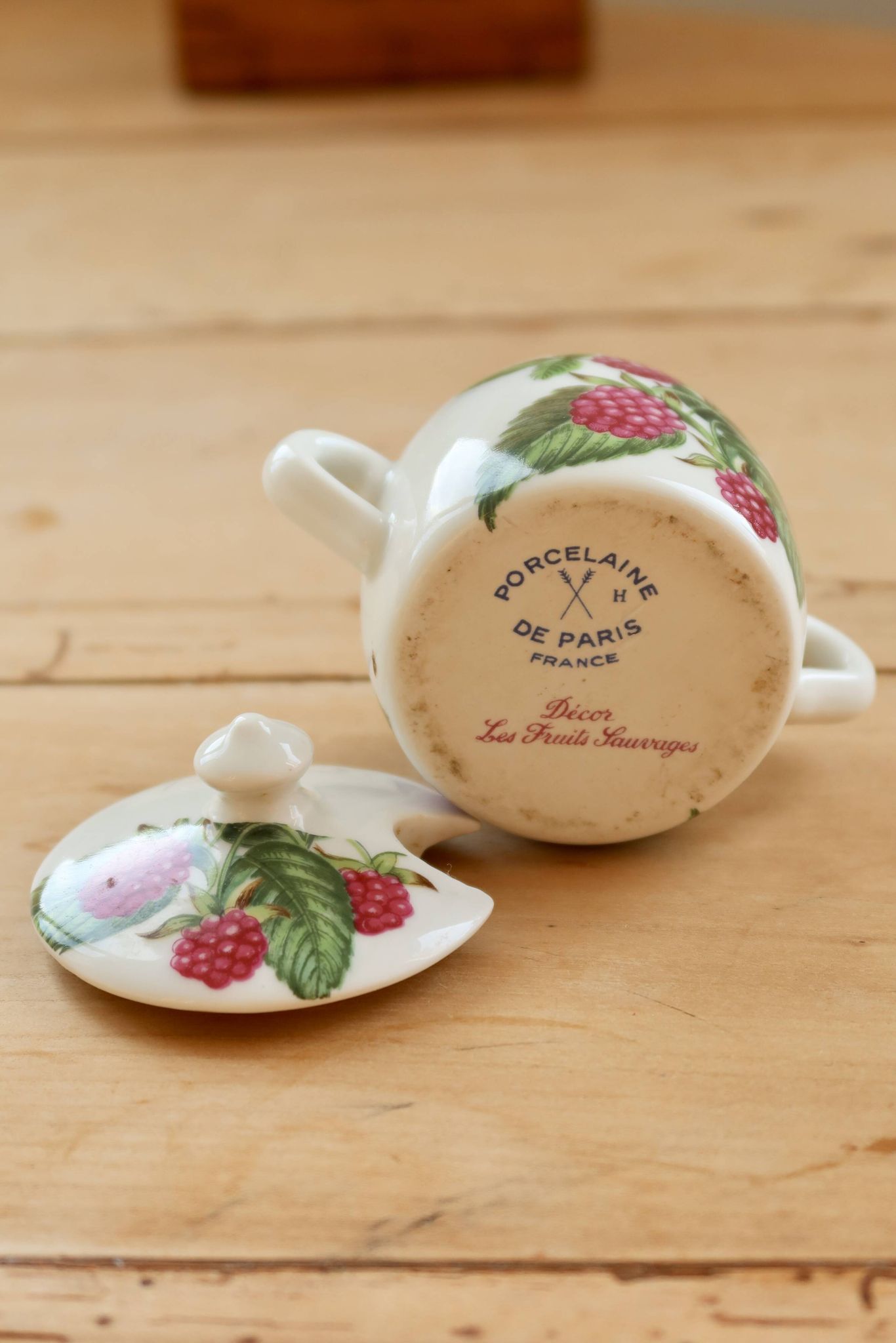 Vintage porcelain sugar bowl from Paris – Red fruit decoration