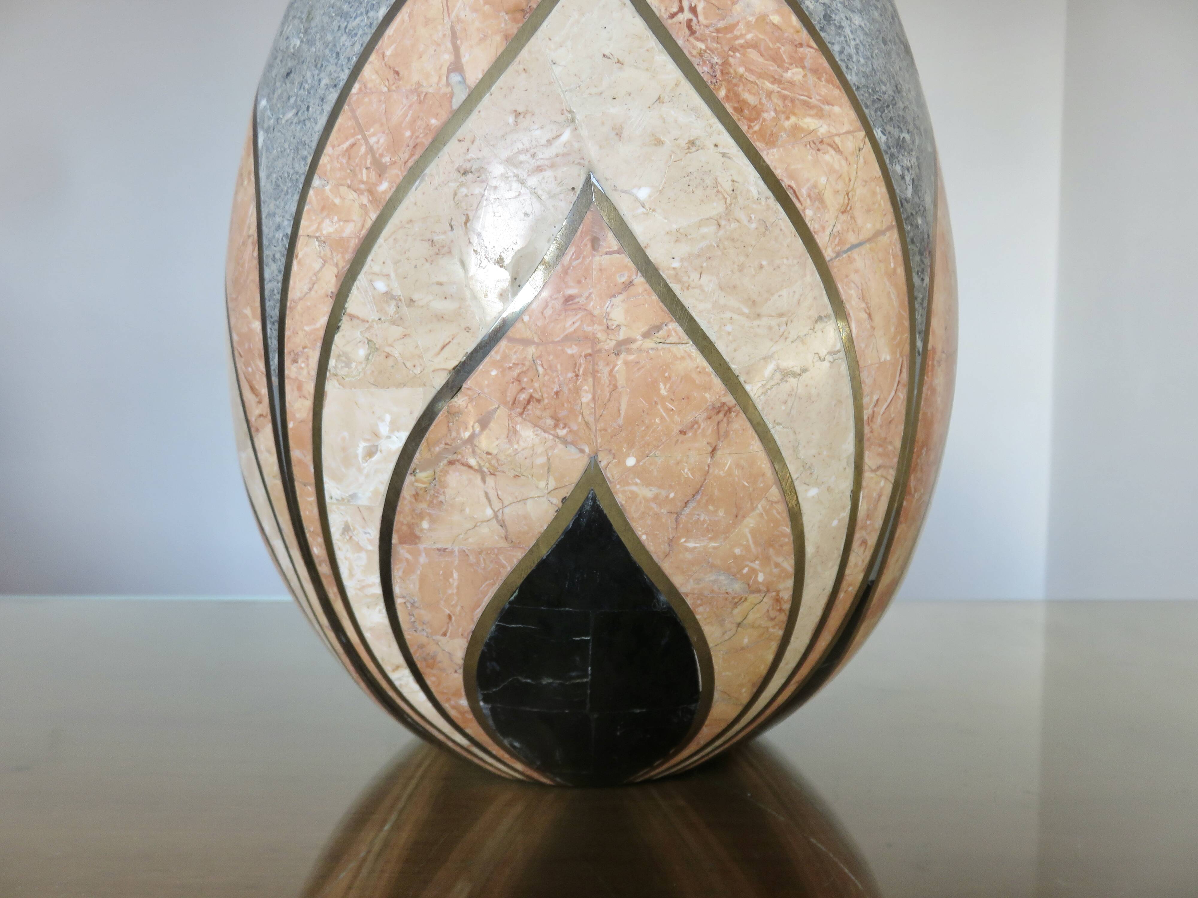 Art Deco style lamp in marble veneer and brass from the 70s