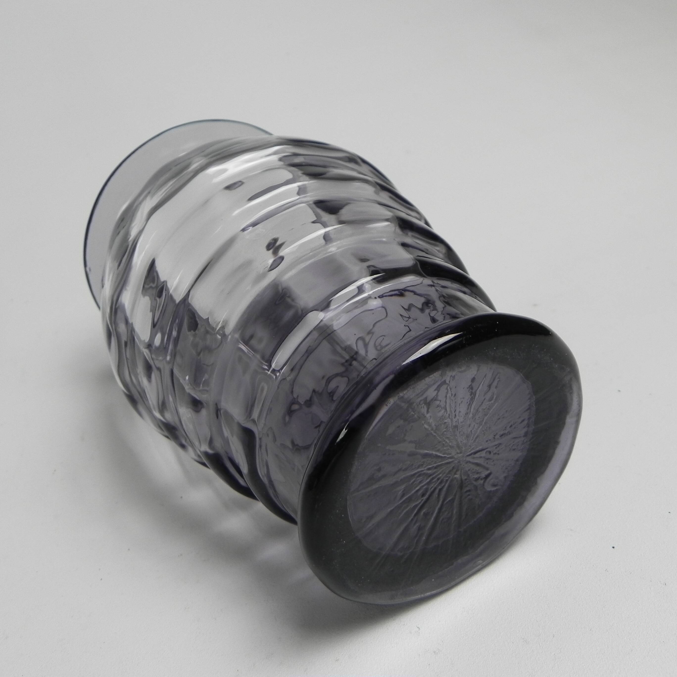 Art Deco vase with twisted vertical bands, Doyen style, 1930s.