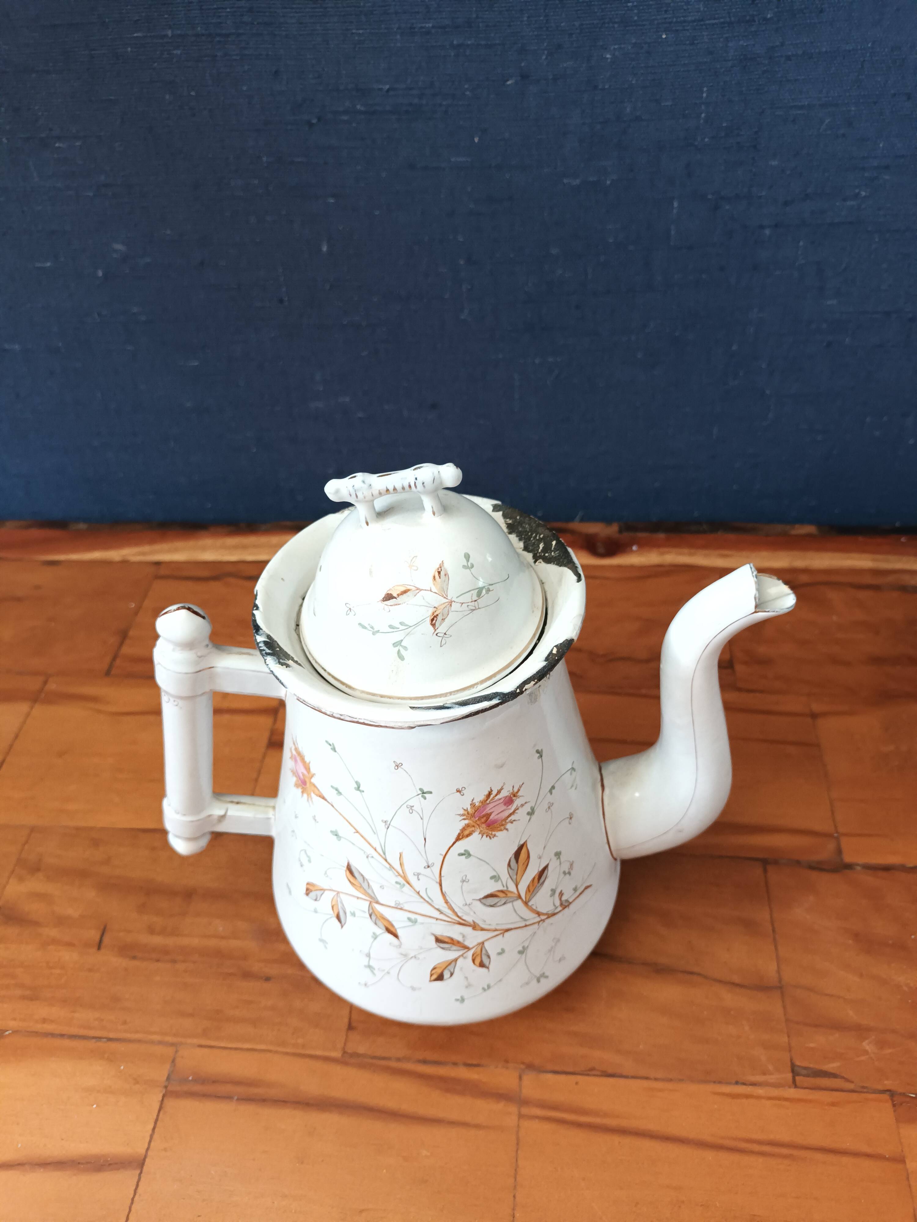 Enamelled coffee maker