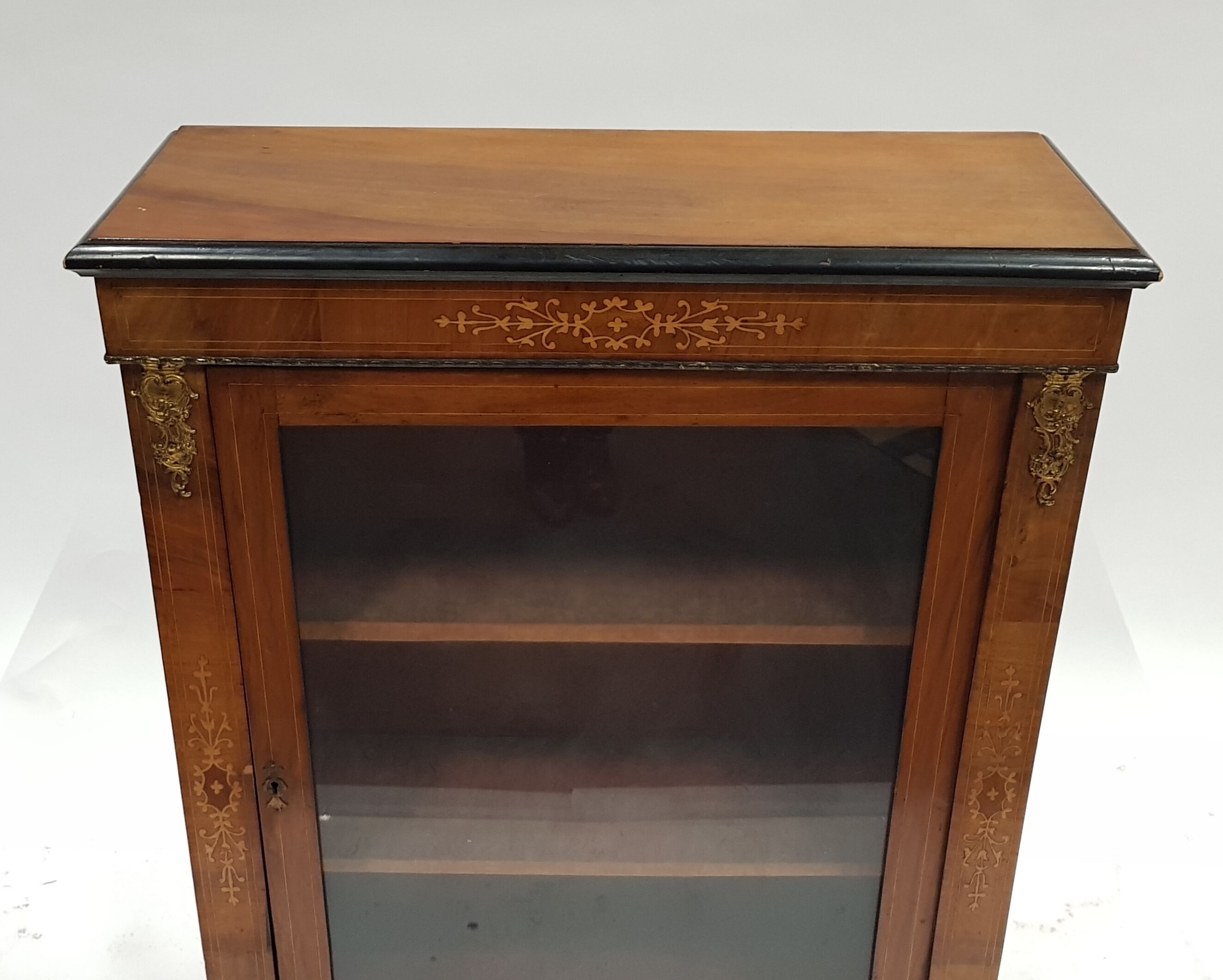 19th century Victorian English showcase
