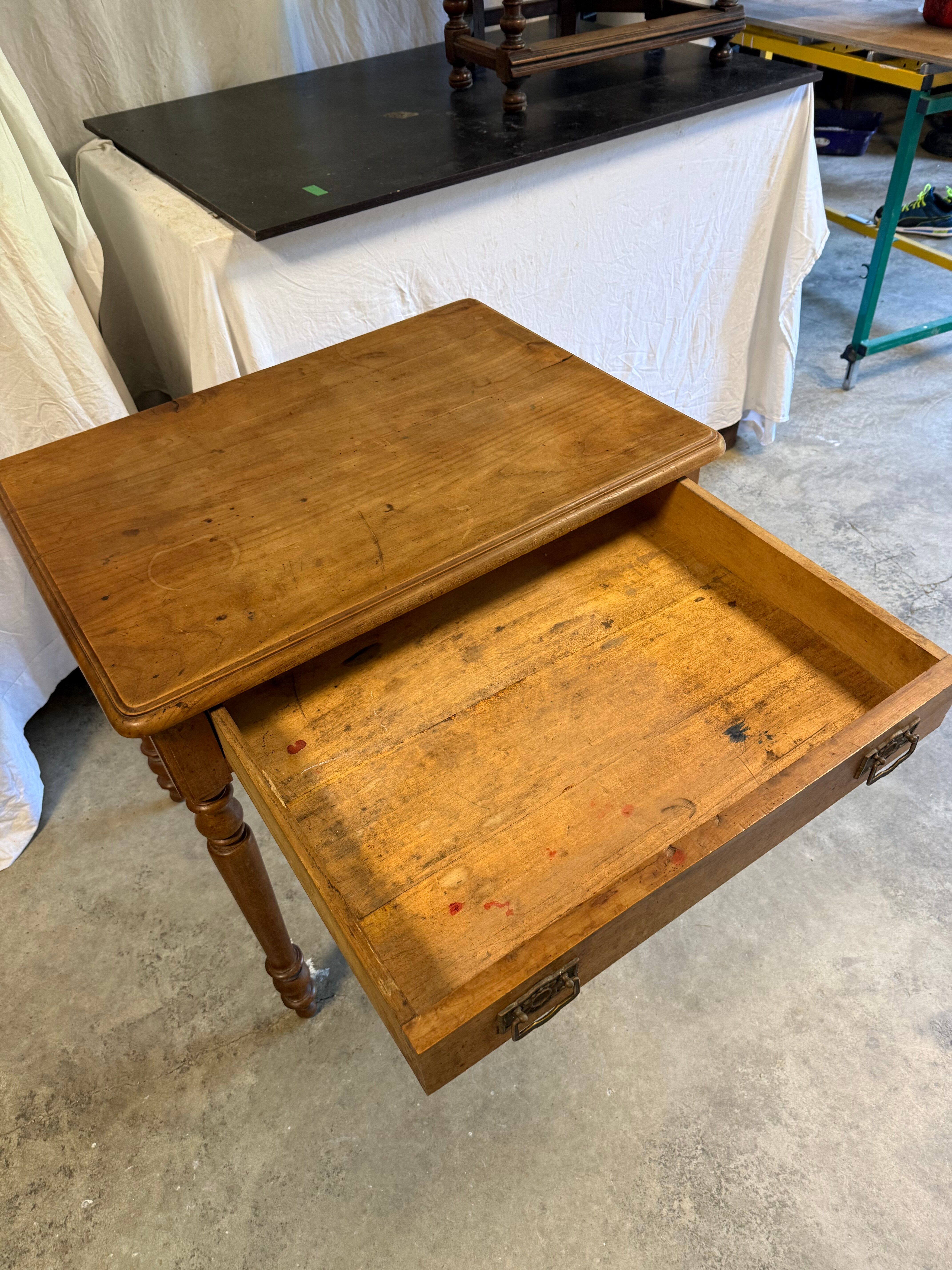 Table bureau