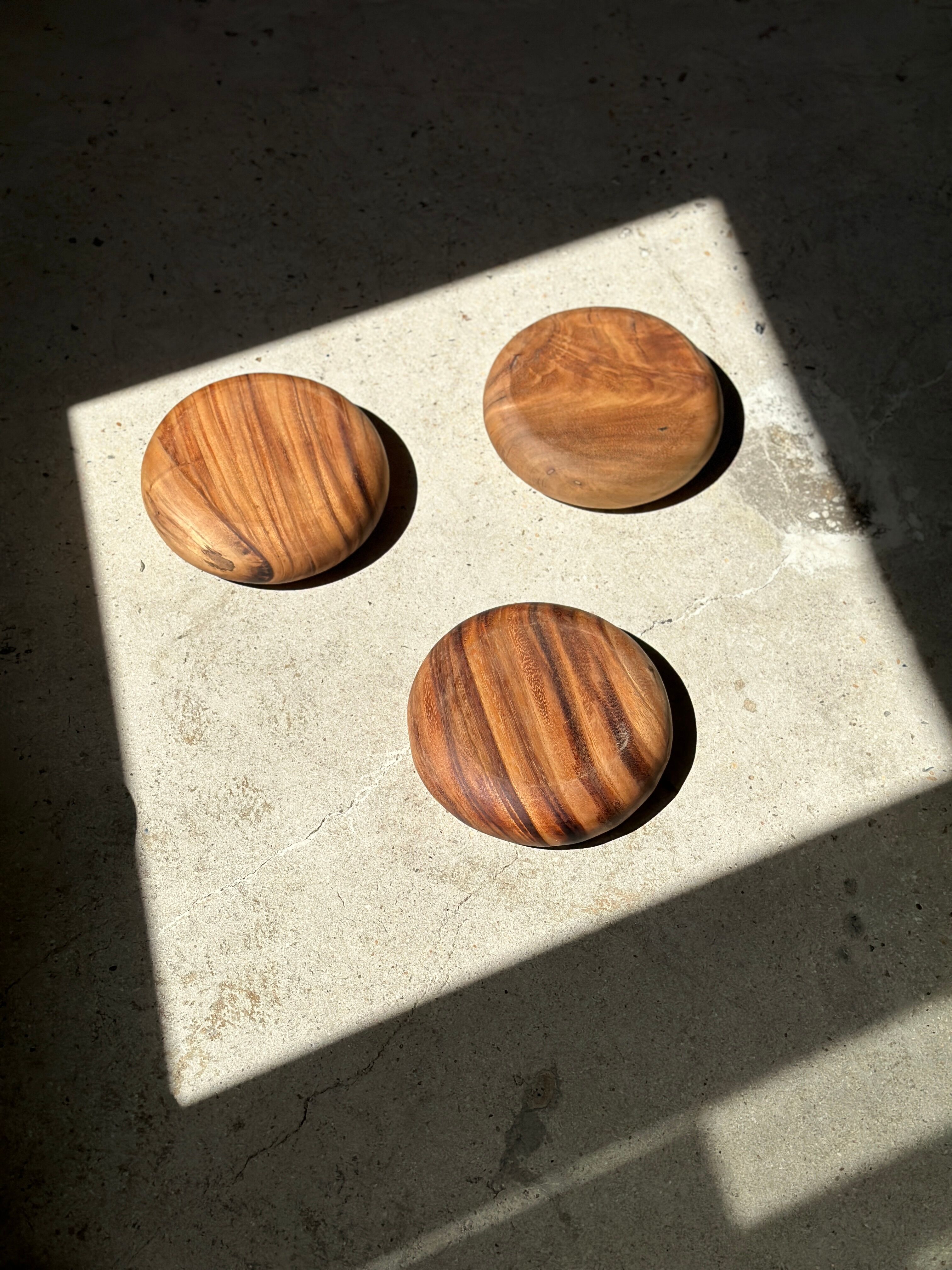 Bowl or monoxyl teak cut d:25.5