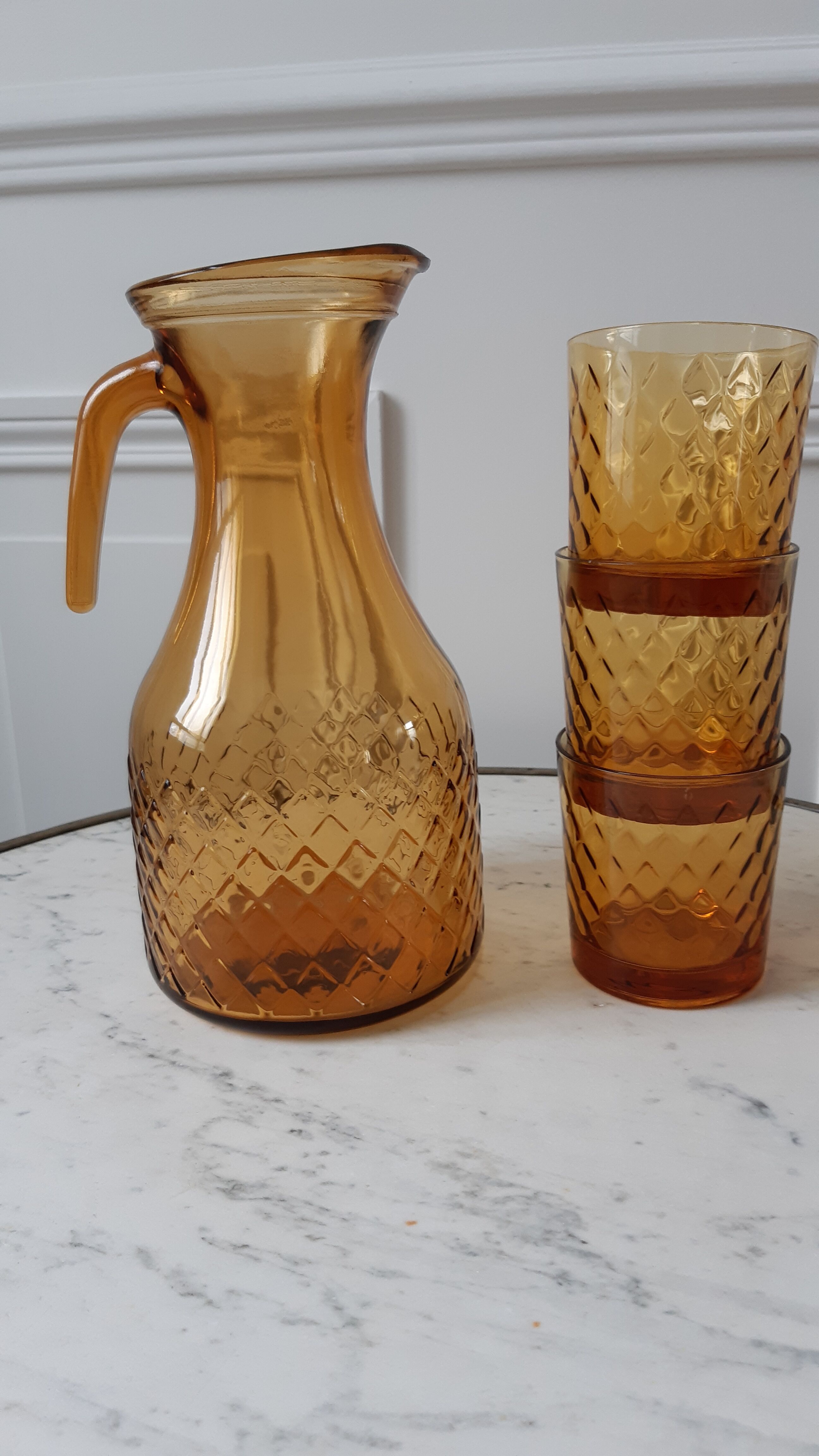 Set of carafe and 3 amber whisky glasses 70s